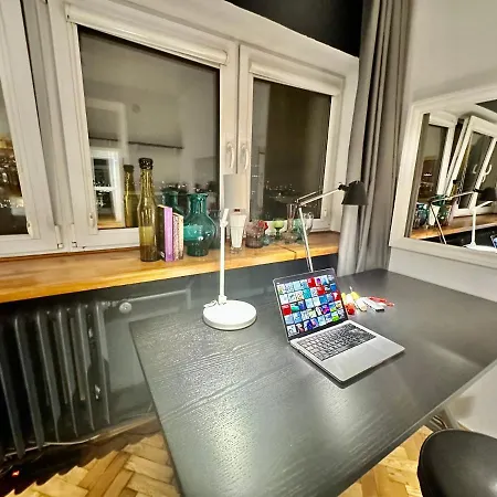 Metro Wifi 1gbs 75'tv Netflix Hbo Apartment Warsaw