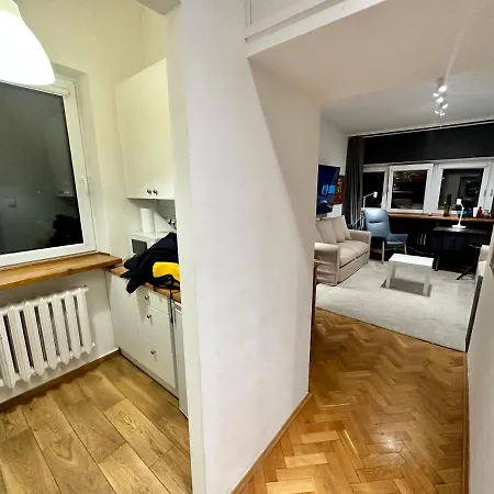 Metro Wifi 1gbs 75'tv Netflix Hbo Apartment Warsaw