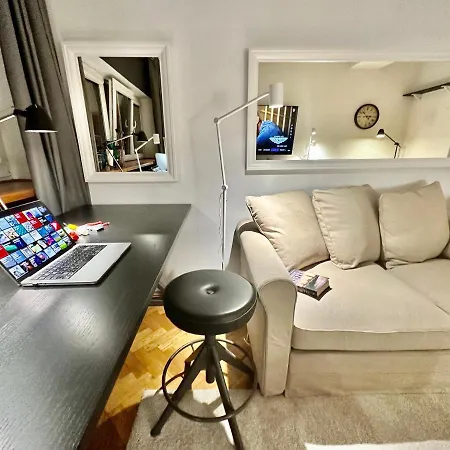 Apartment Metro Wifi 1gbs 75'tv Netflix Hbo Warsaw