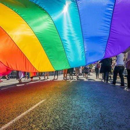 Metro Wifi 1gbs 75'tv Netflix Hbo Lejlighed Warszawa