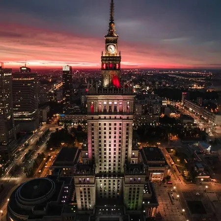Apartment Metro Wifi 1gbs 75'tv Netflix Hbo Warsaw
