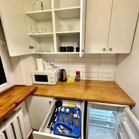 Διαμέρισμα Metro Wifi 1gbs 75'tv Netflix Hbo *